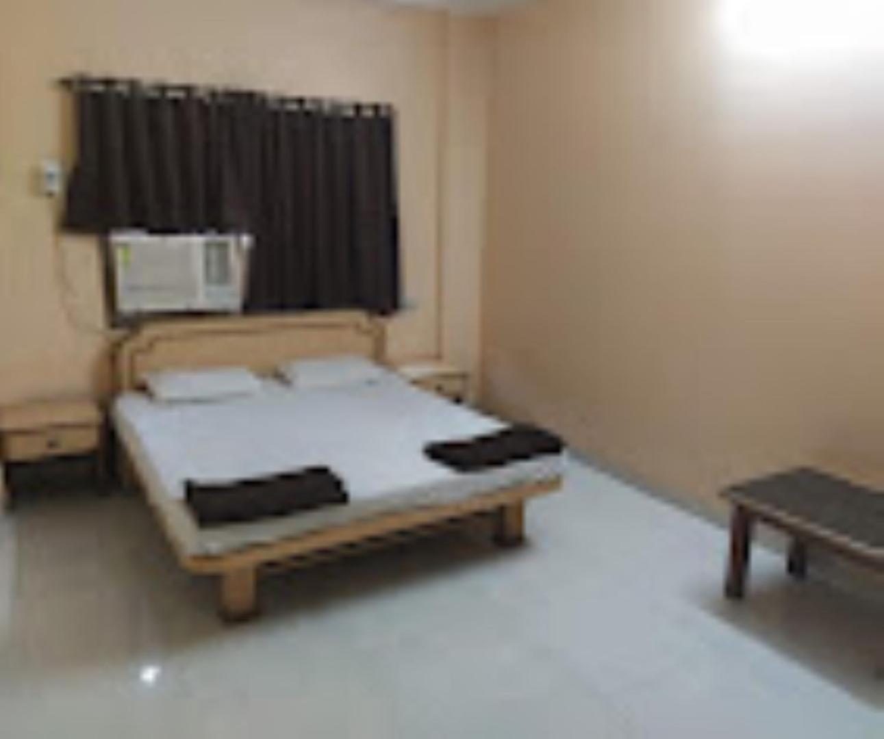 Hotel Pritam Palace , Dhule Ngoại thất bức ảnh